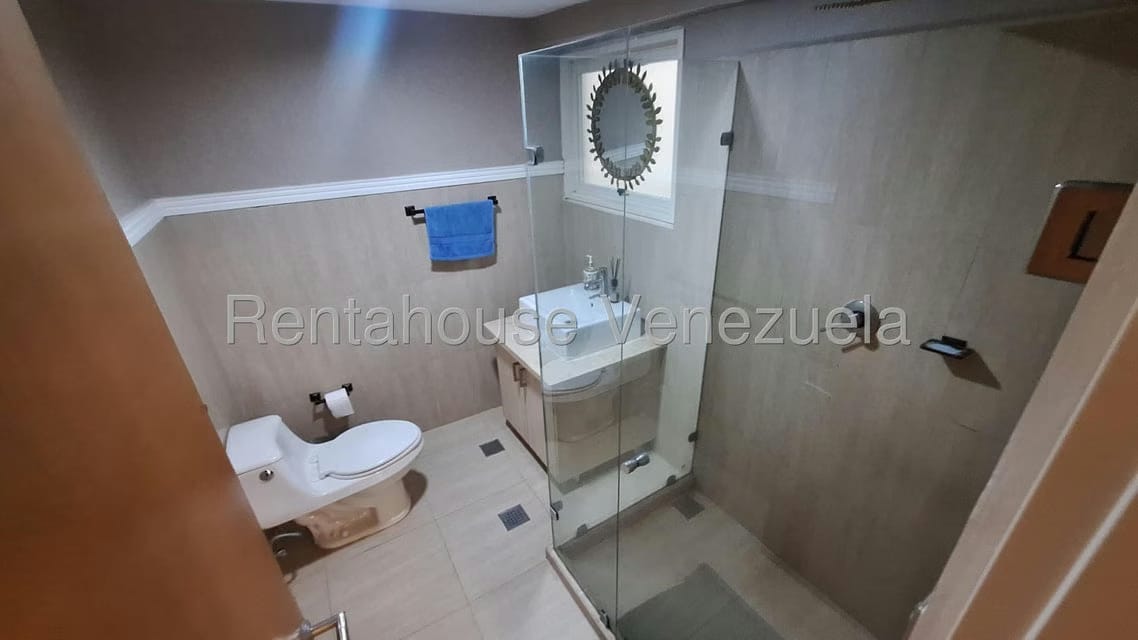 Casa (Multipes Niveles) en Venta en Alto Hatillo, Distrito Metropolitano - 11