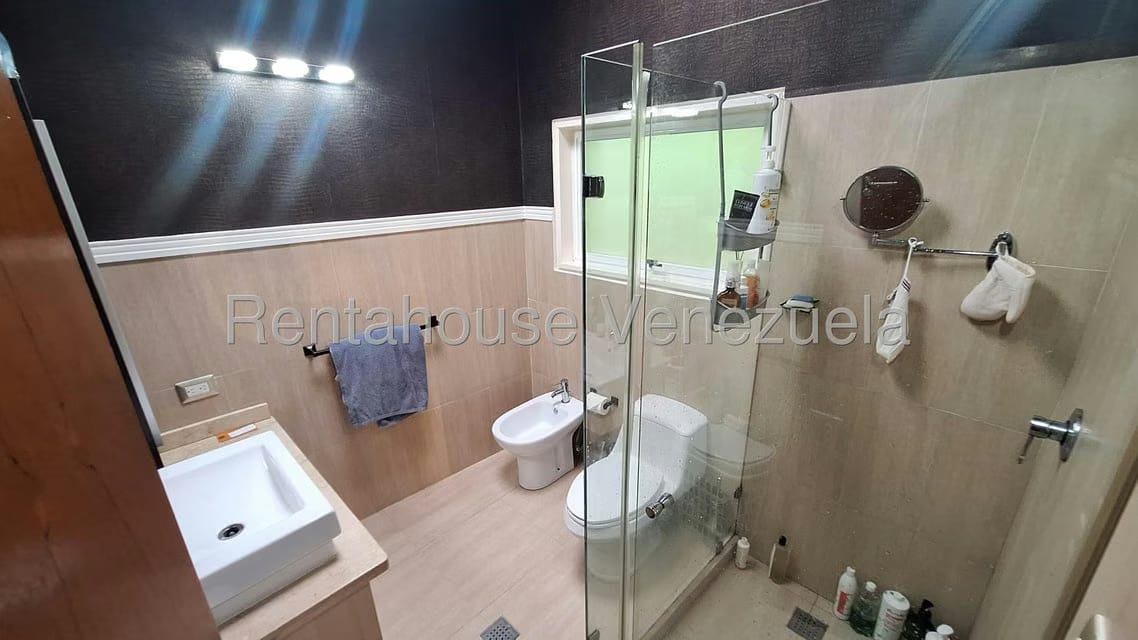 Casa (Multipes Niveles) en Venta en Alto Hatillo, Distrito Metropolitano - 24