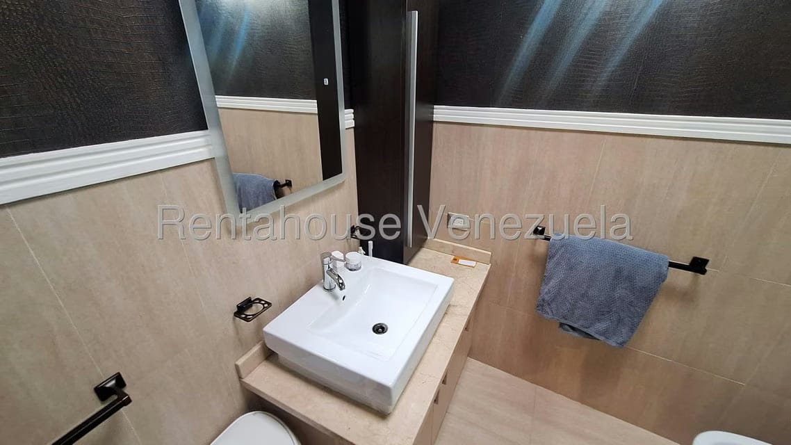 Casa (Multipes Niveles) en Venta en Alto Hatillo, Distrito Metropolitano - 25