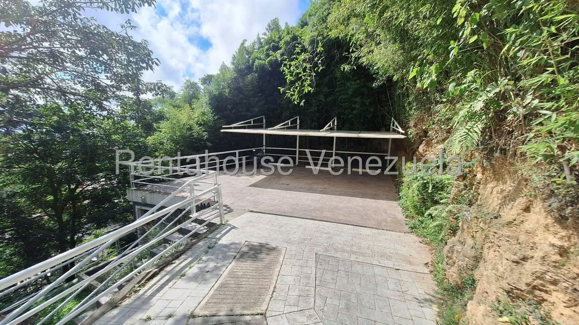 Casa (Multipes Niveles) en Venta en Alto Hatillo, Distrito Metropolitano - 32