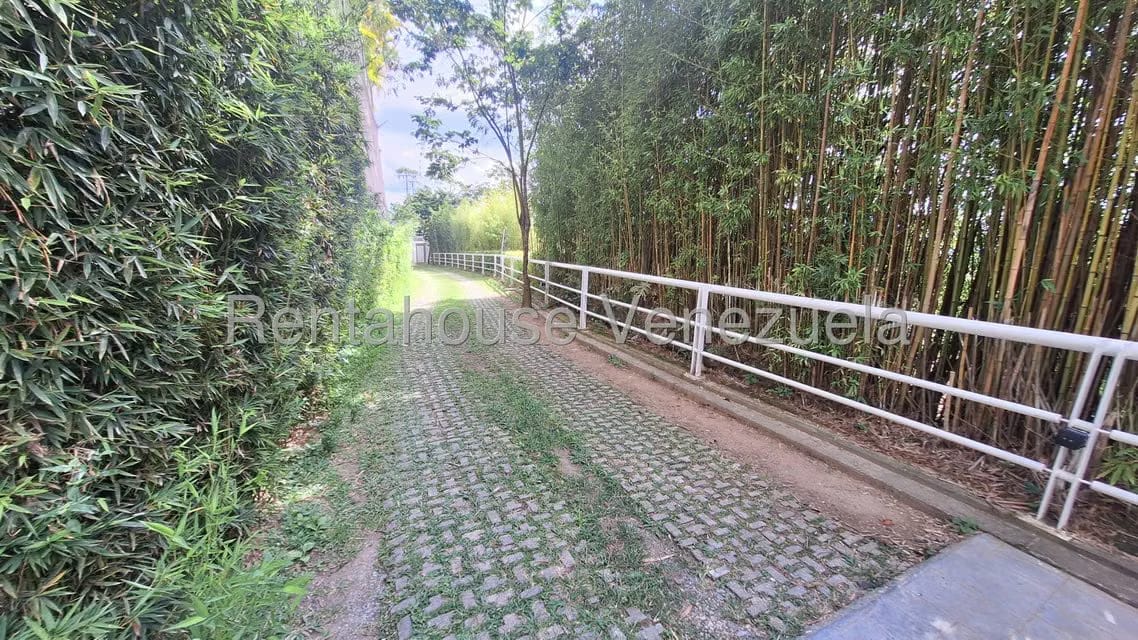 Casa (Multipes Niveles) en Venta en Alto Hatillo, Distrito Metropolitano - 35