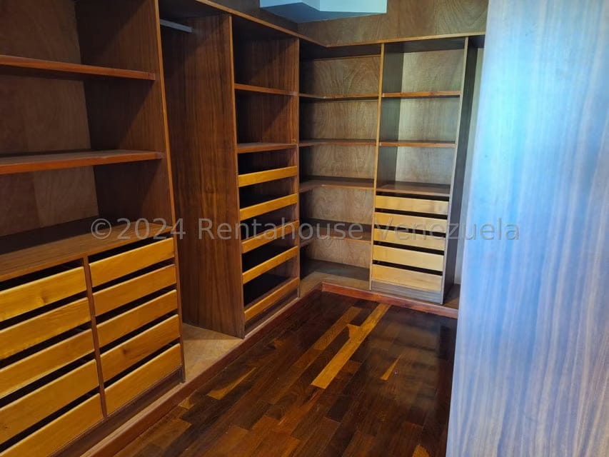 Casa (Multipes Niveles) en Venta en La Lagunita Country Club, Distrito Metropolitano - 25