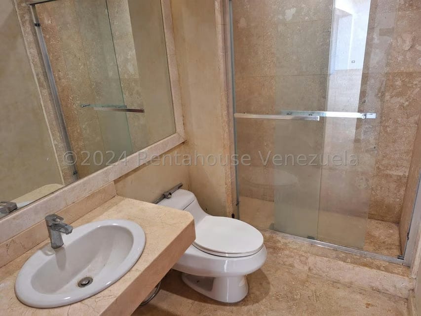 Casa (Multipes Niveles) en Venta en La Lagunita Country Club, Distrito Metropolitano - 26