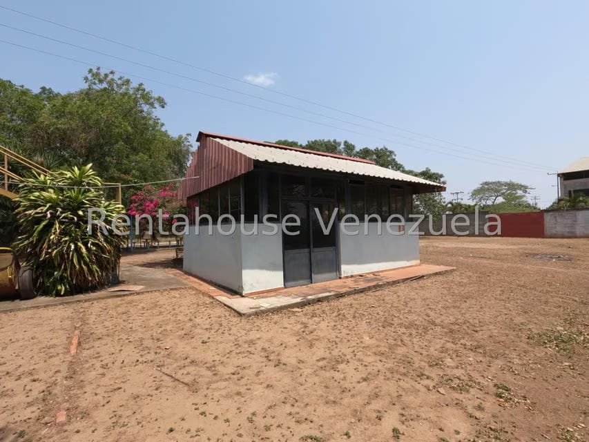 Comercial (Galpon - Deposito) en Venta en Zona Industrial - Chivacoa, Yaracuy - 24