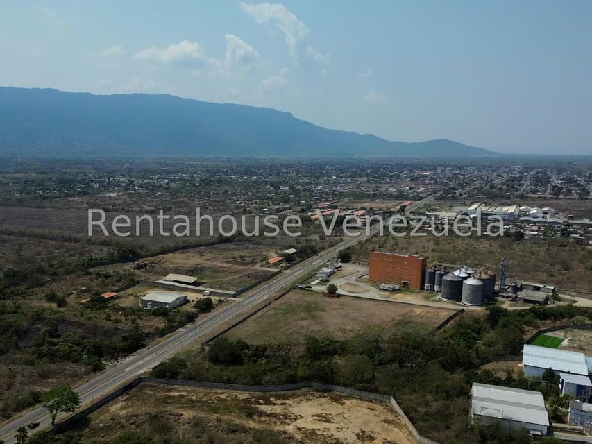 Comercial (Galpon - Deposito) en Venta en Zona Industrial - Chivacoa, Yaracuy - 27