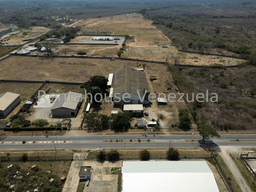 Comercial (Galpon - Deposito) en Venta en Zona Industrial - Chivacoa, Yaracuy - 4