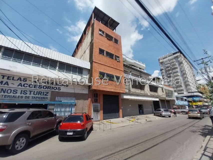 Comercial (Edificio) en Venta en Zona Centro, Aragua