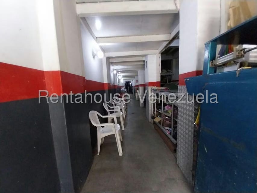 Comercial (Edificio) en Venta en Zona Centro, Aragua - 2