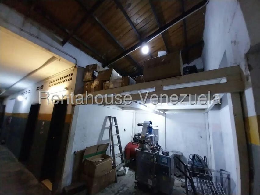 Comercial (Edificio) en Venta en Zona Centro, Aragua - 16