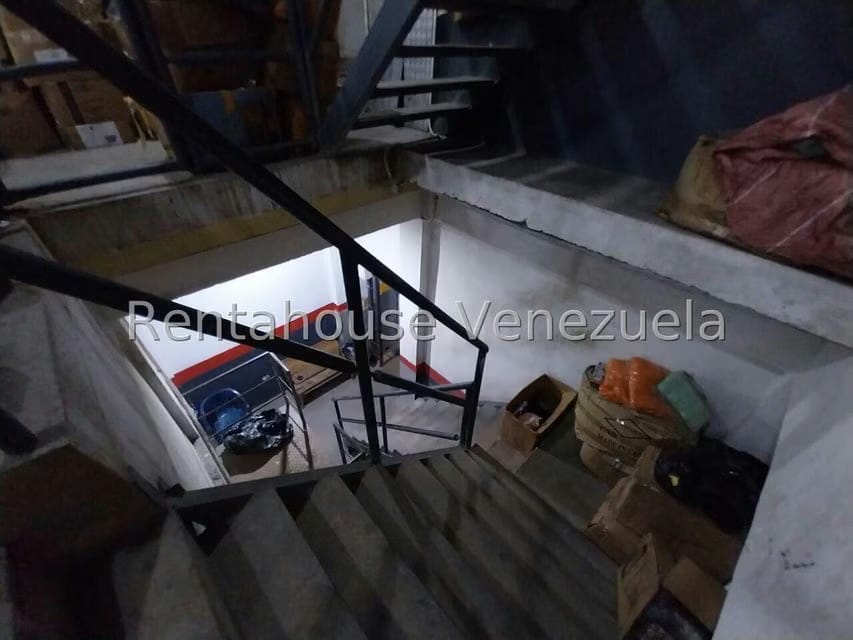Comercial (Edificio) en Venta en Zona Centro, Aragua - 27