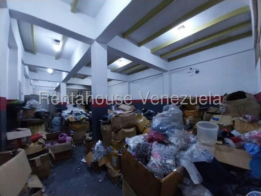 Comercial (Edificio) en Venta en Zona Centro, Aragua - 28