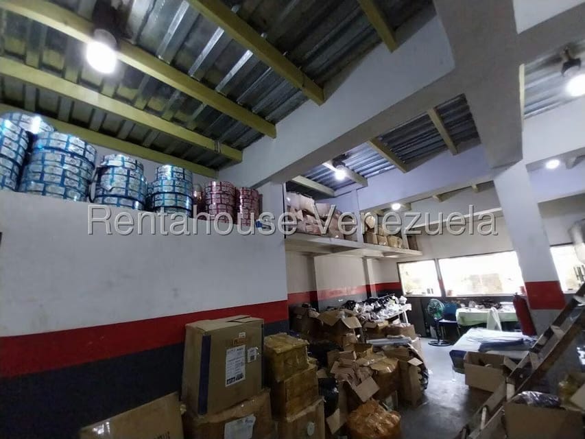 Comercial (Edificio) en Venta en Zona Centro, Aragua - 32