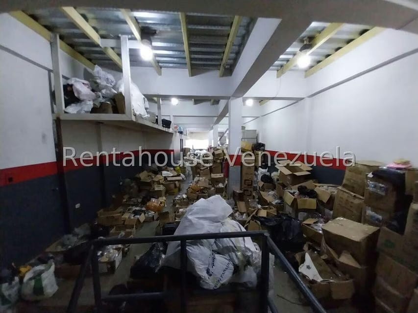 Comercial (Edificio) en Venta en Zona Centro, Aragua - 34