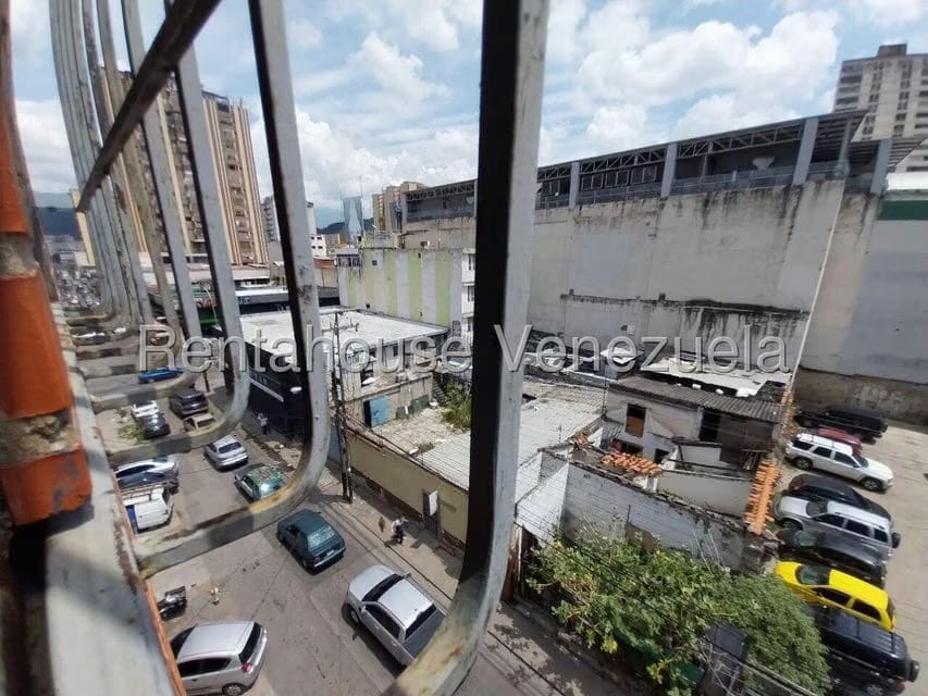 Comercial (Edificio) en Venta en Zona Centro, Aragua - 50