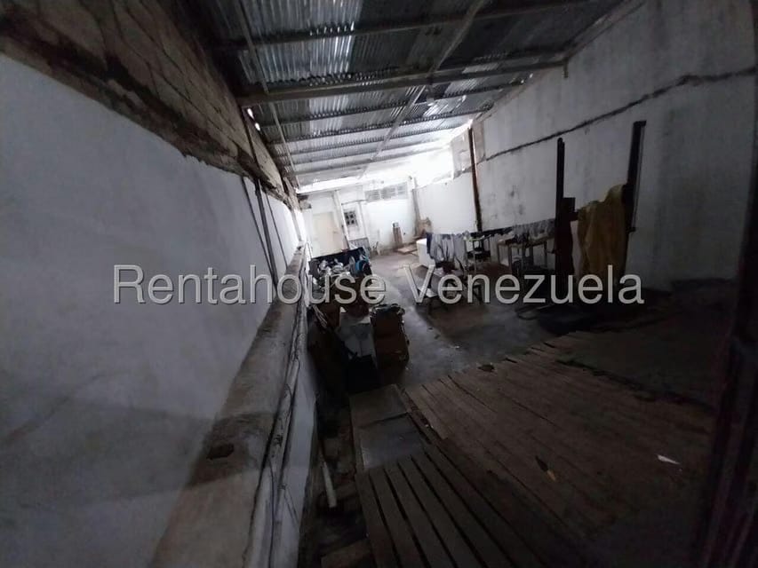 Comercial (Edificio) en Venta en Zona Centro, Aragua - 57