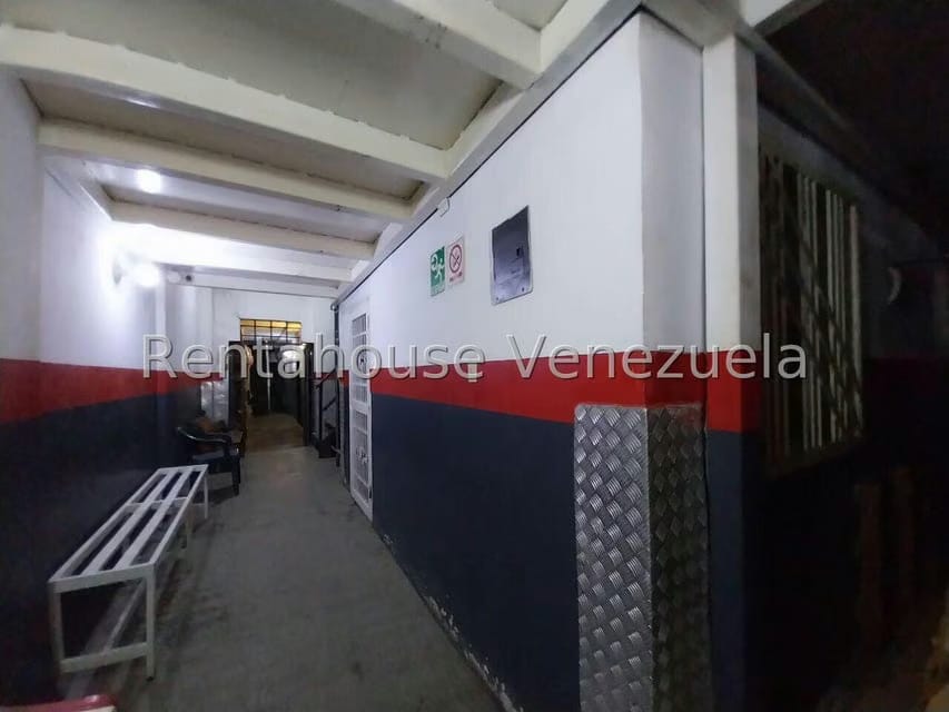 Comercial (Edificio) en Venta en Zona Centro, Aragua - 9