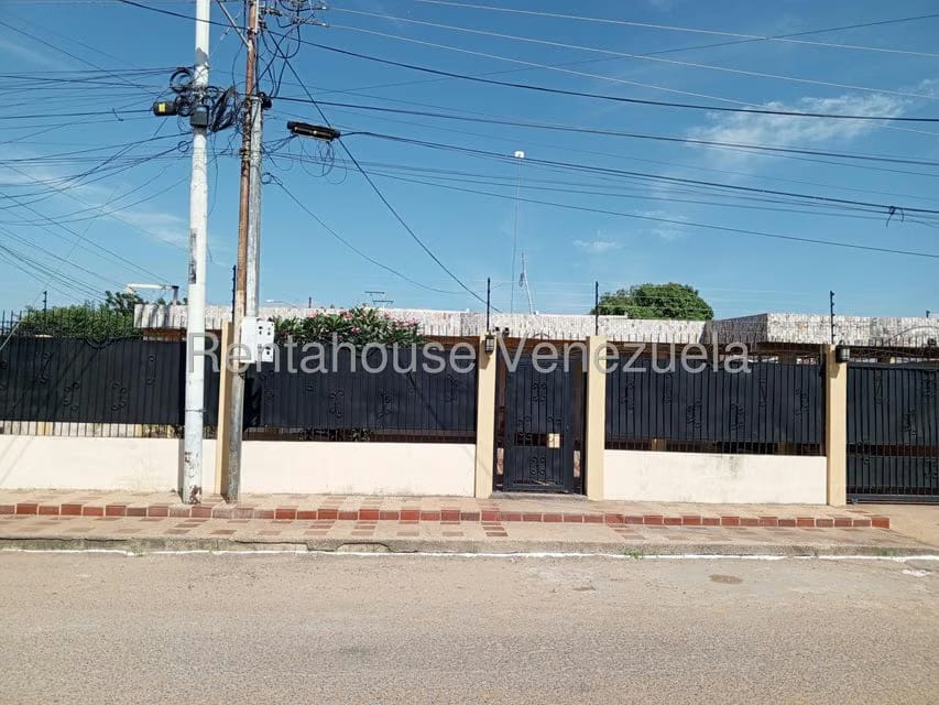 Casa (1 Nivel) en Alquiler en Calle 41, Zulia