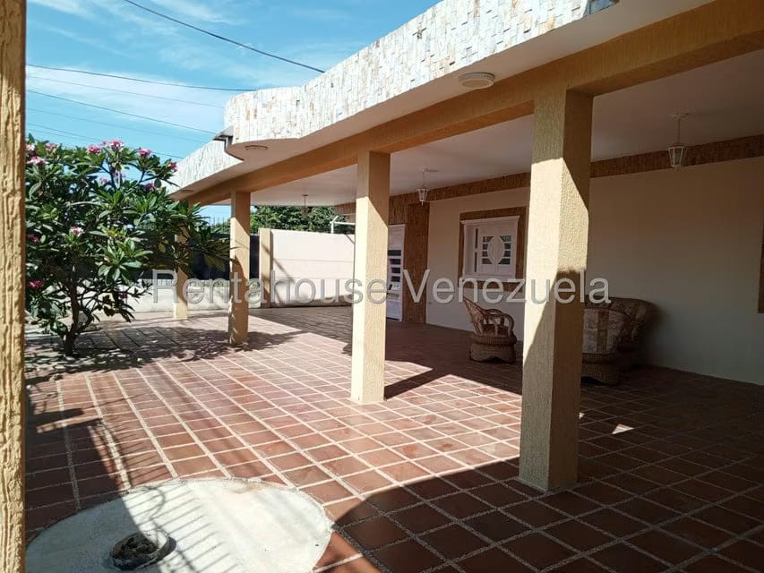 Casa (1 Nivel) en Alquiler en Calle 41, Zulia - 2