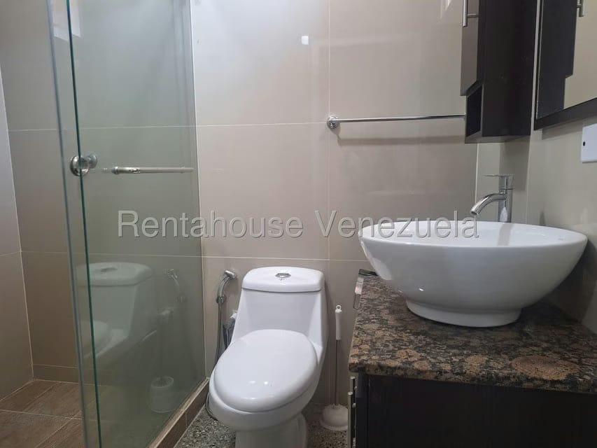 Casa (1 Nivel) en Alquiler en Calle 41, Zulia - 5