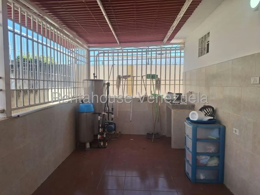 Casa (1 Nivel) en Alquiler en Calle 41, Zulia - 6