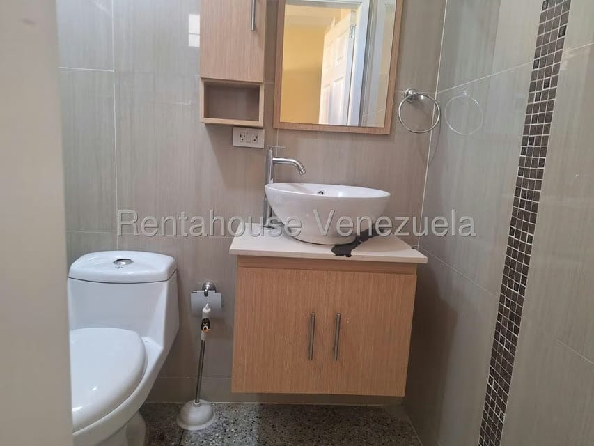 Casa (1 Nivel) en Alquiler en Calle 41, Zulia - 9