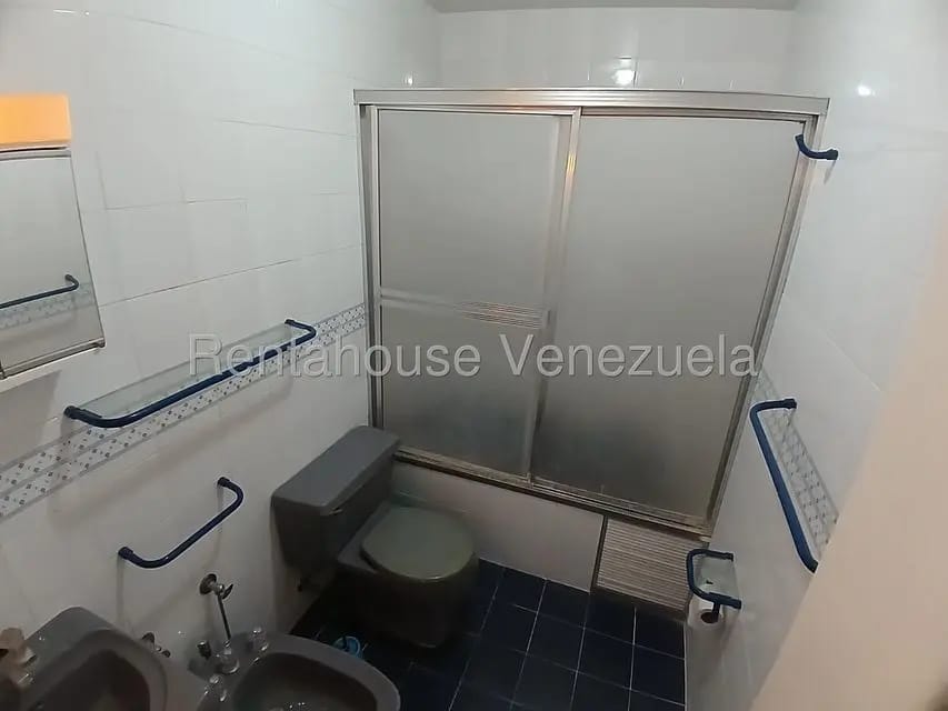 Apartamento (1 Nivel) en Venta en Lomas de Prados del Este, Distrito Metropolitano - 12