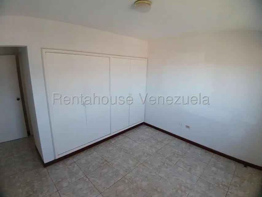 Apartamento (1 Nivel) en Venta en Lomas de Prados del Este, Distrito Metropolitano - 16