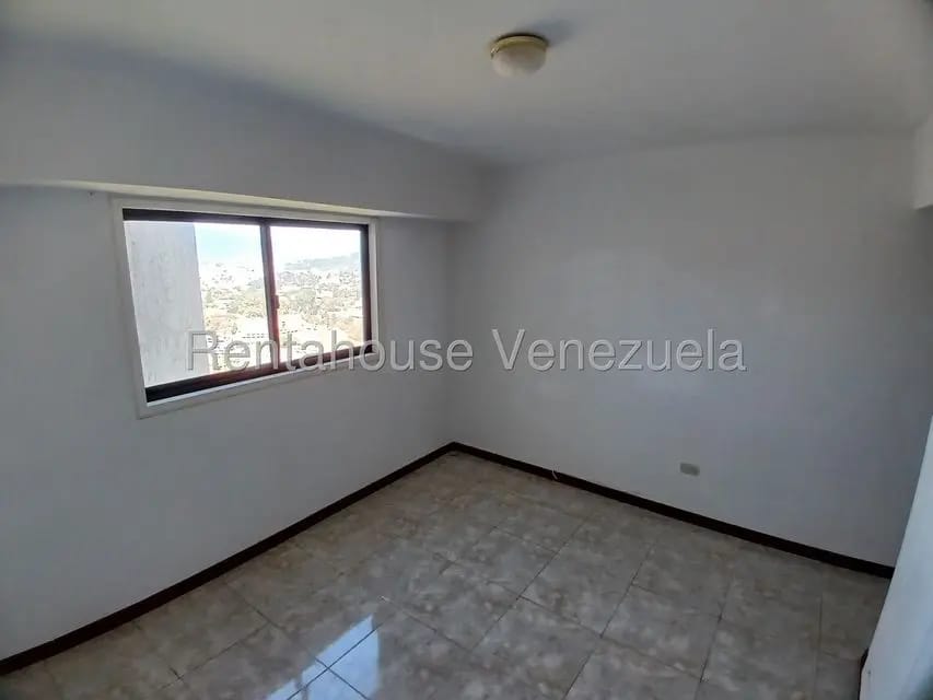 Apartamento (1 Nivel) en Venta en Lomas de Prados del Este, Distrito Metropolitano - 19