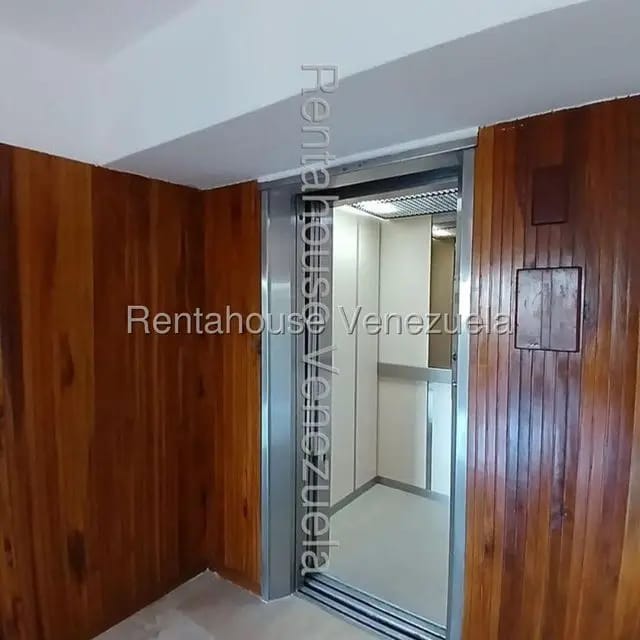 Apartamento (1 Nivel) en Venta en Lomas de Prados del Este, Distrito Metropolitano - 33