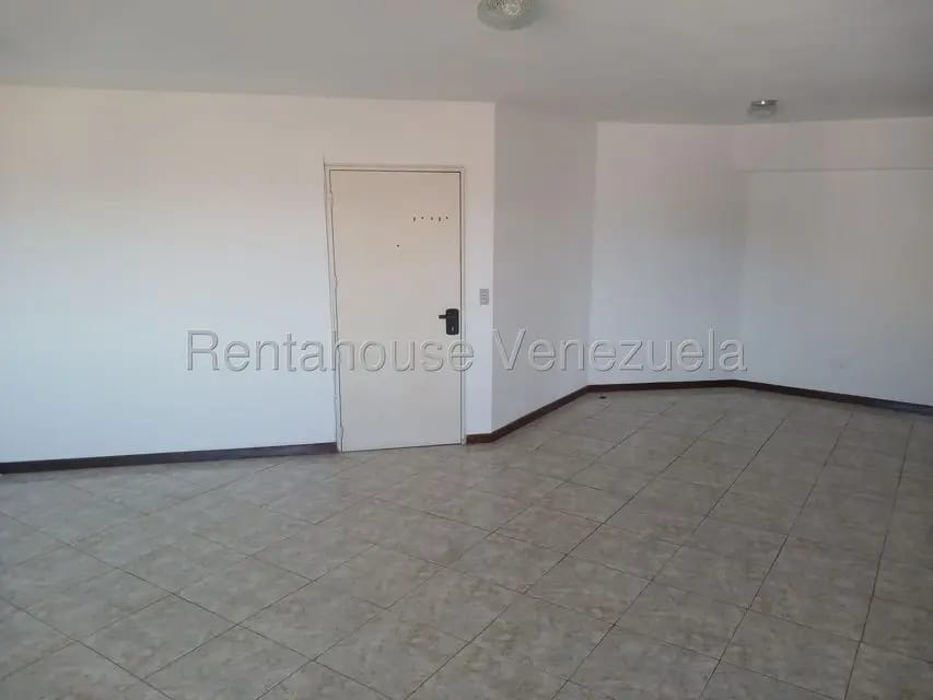 Apartamento (1 Nivel) en Venta en Lomas de Prados del Este, Distrito Metropolitano - 8