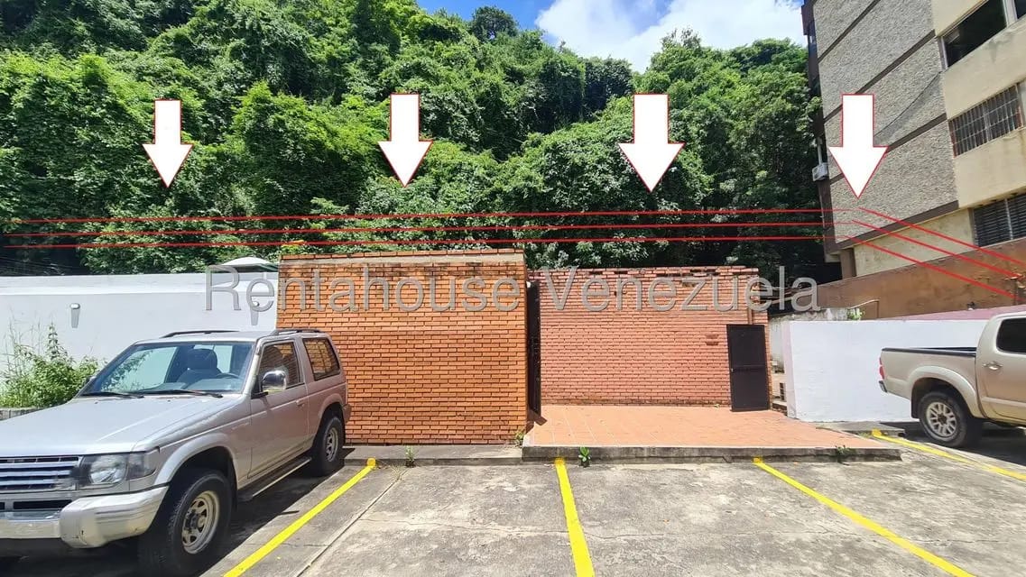 Apartamento (Planta Baja) en Venta en Chuao, Distrito Metropolitano - 2