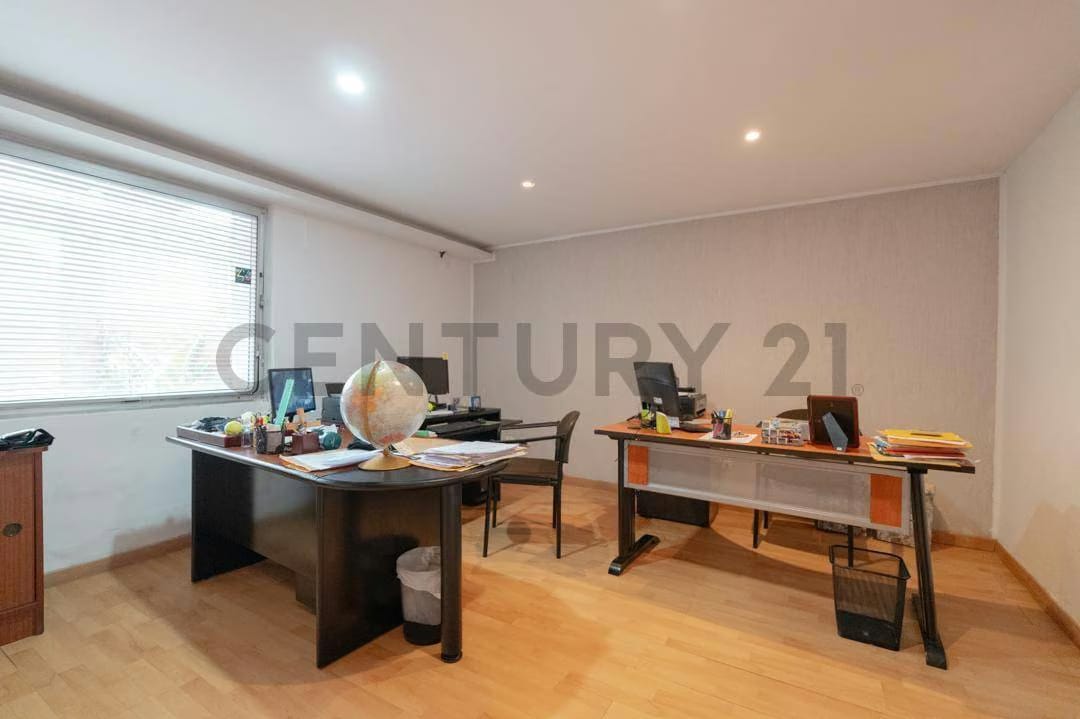 En Venta Espectacular Casa-Quinta de 2 niveles en Cumbres de Curumo - 24