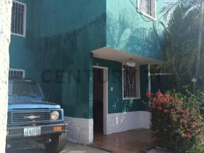 CASA EN VENTA EN EL CONJUNTO RESIDENCIAL TAMARINDO, BARCELONA