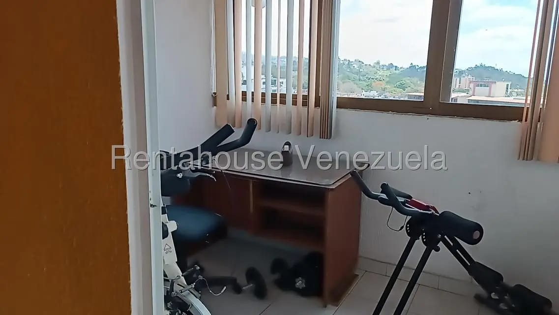 Apartamento (1 Nivel) en Alquiler en Los Nuevos Teques, Miranda - 14