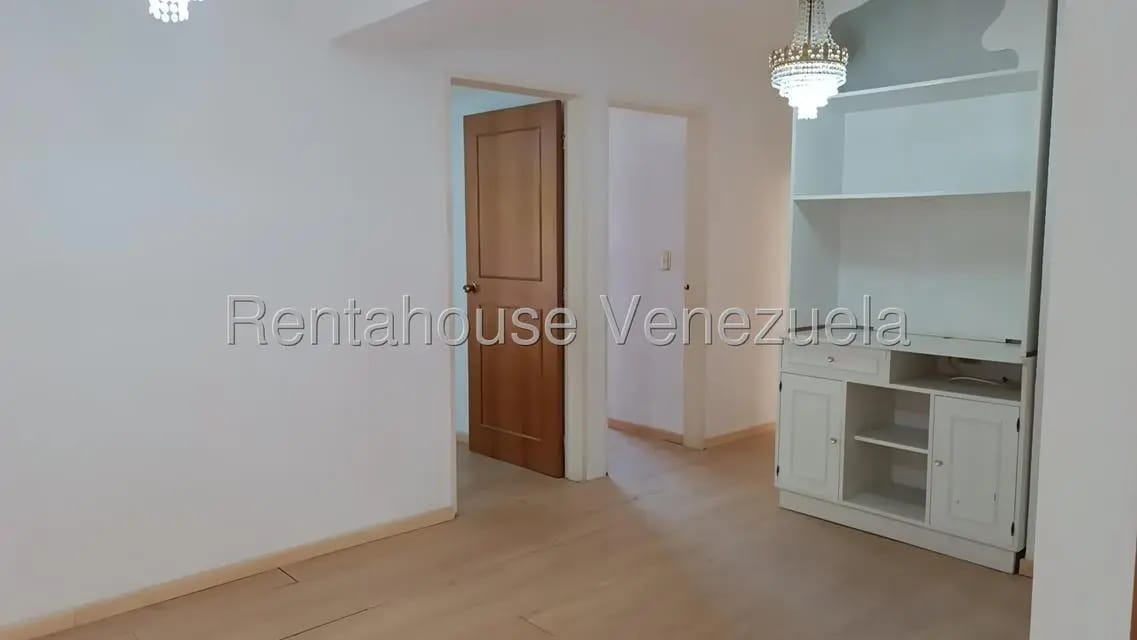 Apartamento (1 Nivel) en Alquiler en Los Nuevos Teques, Miranda - 16