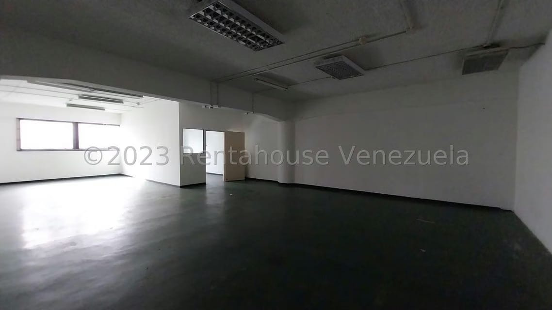 Comercial (Galpon - Deposito) en Alquiler en Los Cortijos de Lourdes, Distrito Metropolitano - 13