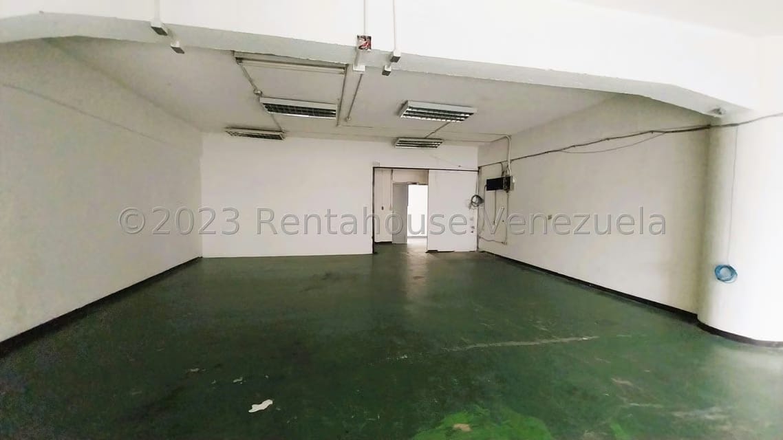 Comercial (Galpon - Deposito) en Alquiler en Los Cortijos de Lourdes, Distrito Metropolitano - 4