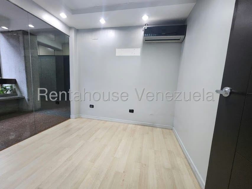 Comercial (Oficina) en Alquiler en La Trinidad, Distrito Metropolitano - 4