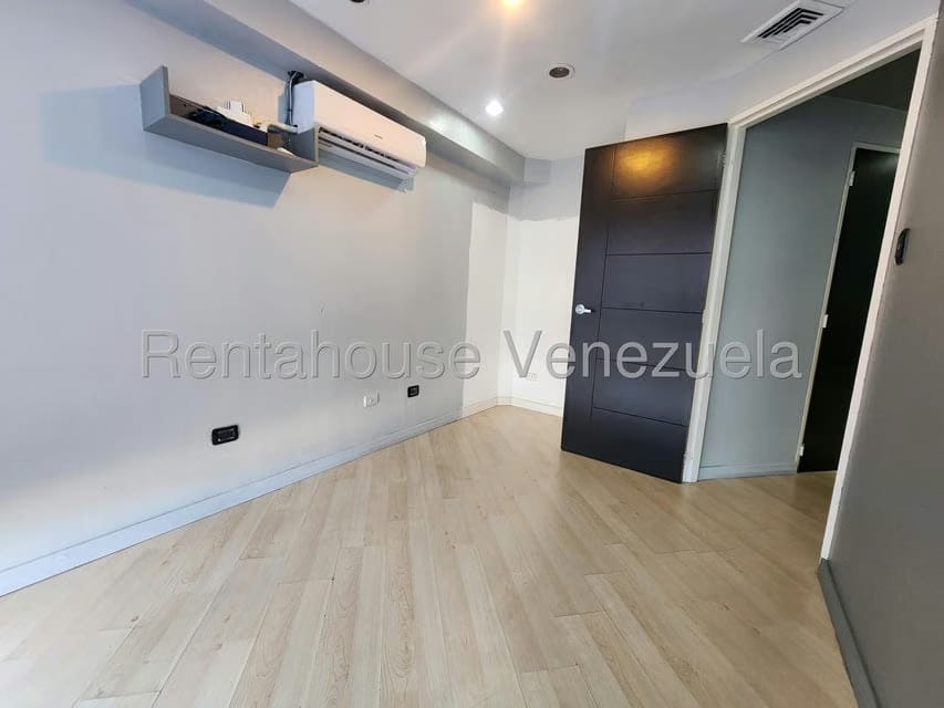 Comercial (Oficina) en Alquiler en La Trinidad, Distrito Metropolitano - 9