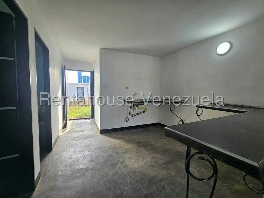 Casa (1 Nivel) en Alquiler en Las Eugenias, Falcon - 12