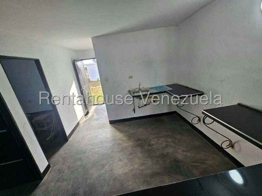 Casa (1 Nivel) en Alquiler en Las Eugenias, Falcon - 14