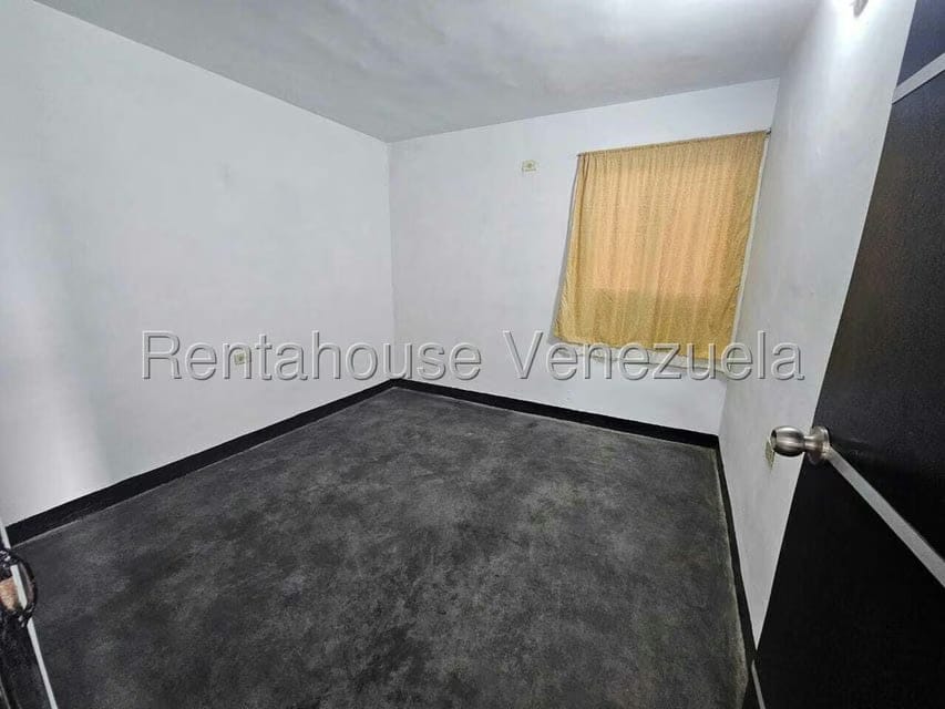 Casa (1 Nivel) en Alquiler en Las Eugenias, Falcon - 4