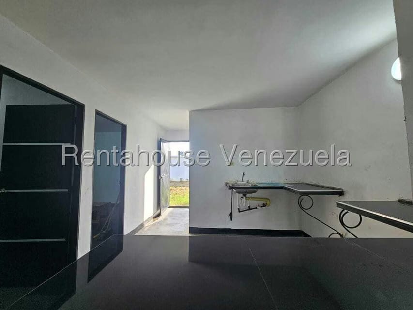 Casa (1 Nivel) en Alquiler en Las Eugenias, Falcon - 10