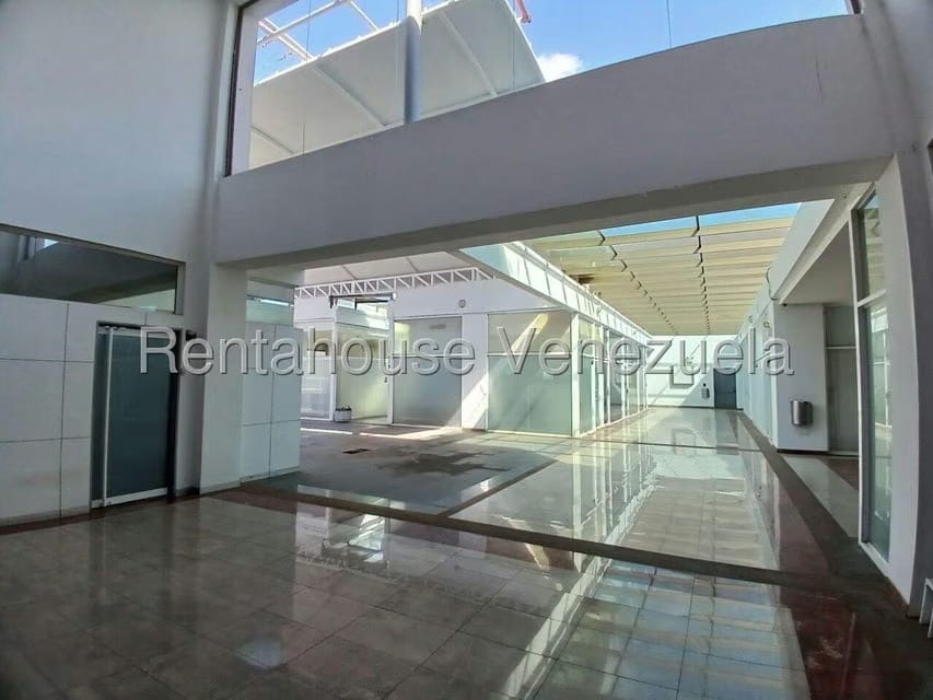 Comercial (Local Comercial) en Venta en Lomas de La Lagunita, Distrito Metropolitano - 15