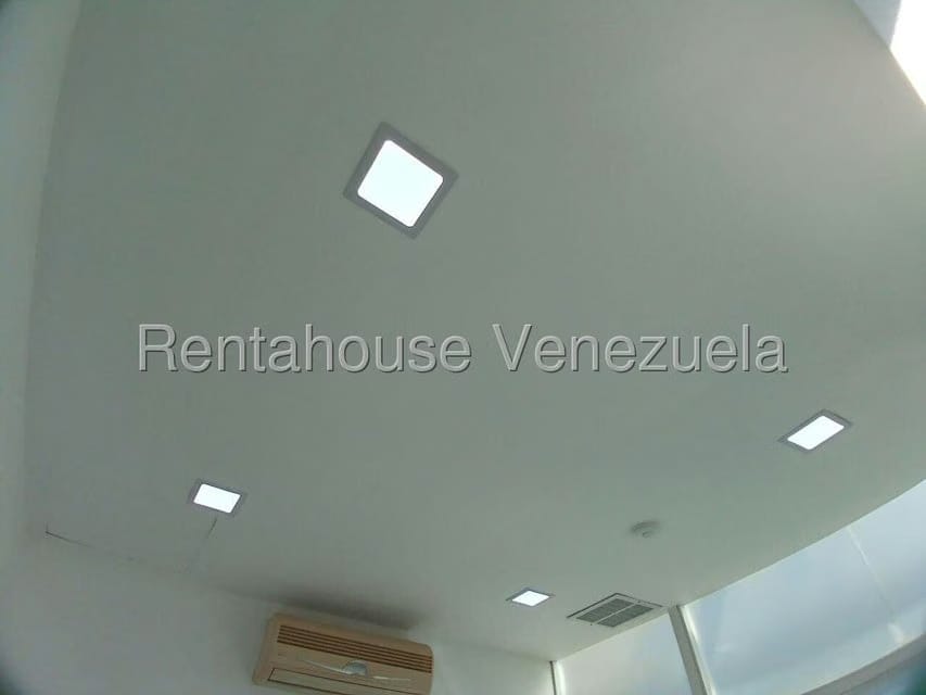 Comercial (Local Comercial) en Venta en Lomas de La Lagunita, Distrito Metropolitano - 8