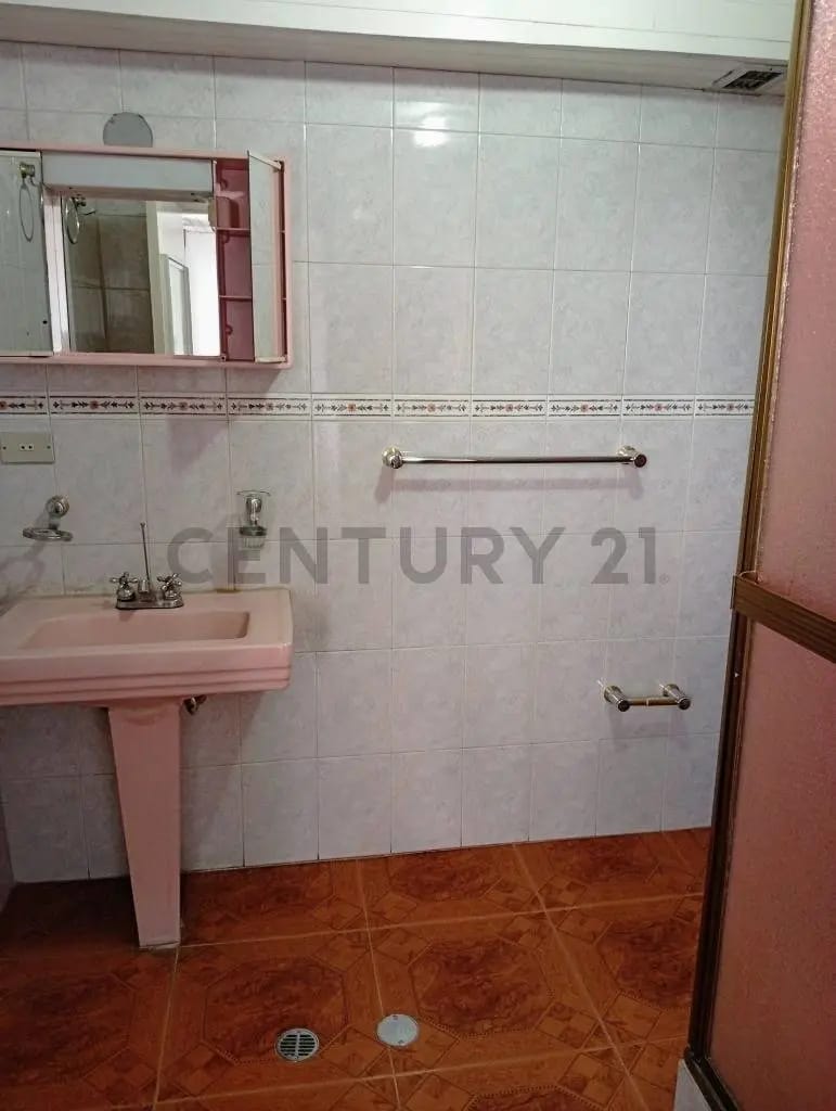 Alquiler de practico apartamento en Los Palos Grandes - 13
