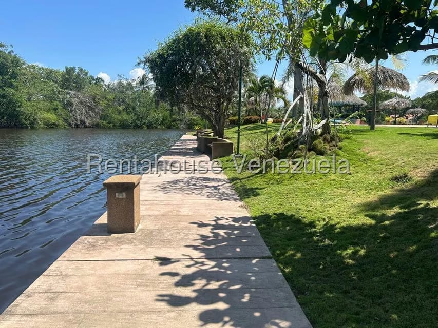 Apartamento (1 Nivel) en Venta en Los Canales de Rio Chico, Miranda - 38