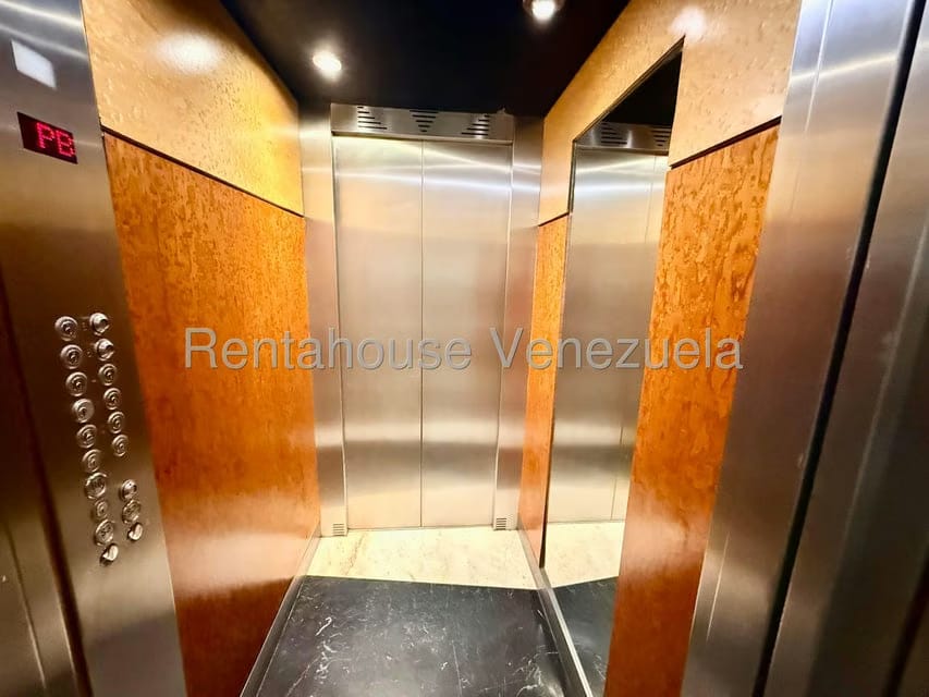 Apartamento (1 Nivel) en Venta en Lomas de La Lagunita, Distrito Metropolitano - 28