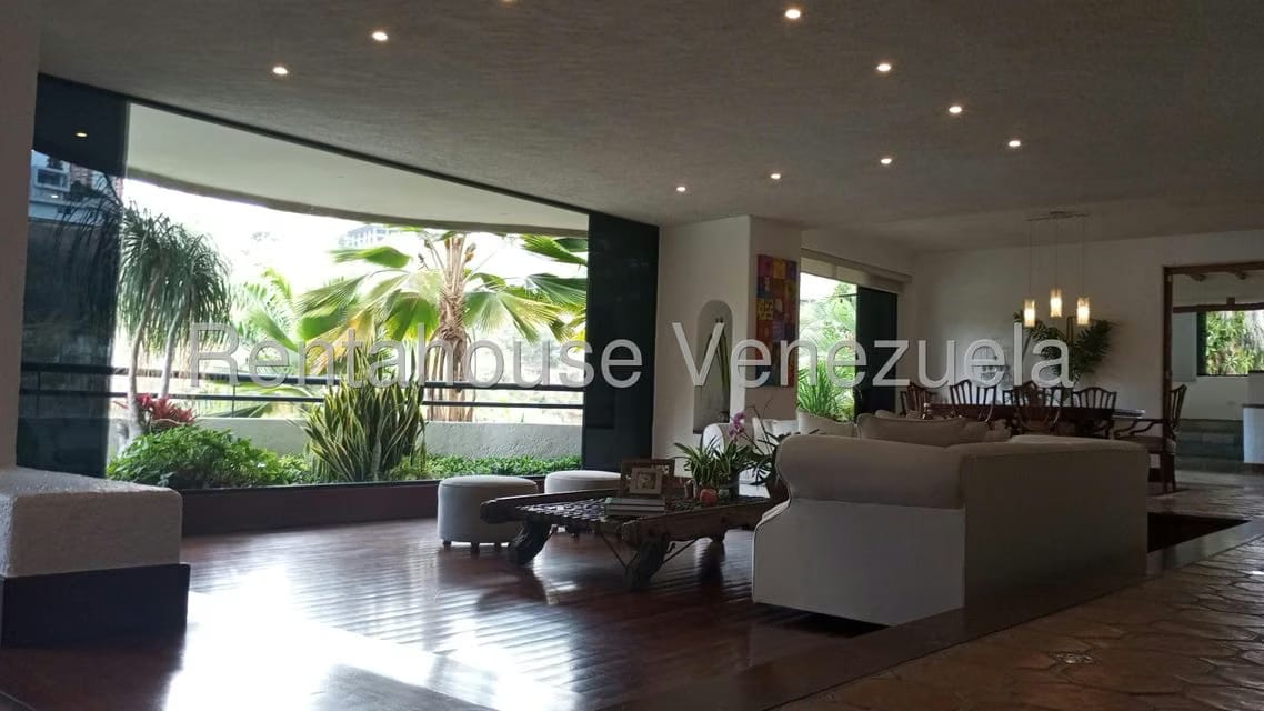 Apartamento (Multiples Niveles) en Alquiler en Colinas del Tamanaco, Distrito Metropolitano - 11