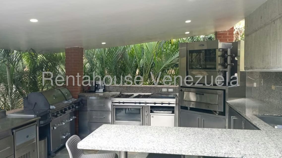 Apartamento (Multiples Niveles) en Alquiler en Colinas del Tamanaco, Distrito Metropolitano - 36
